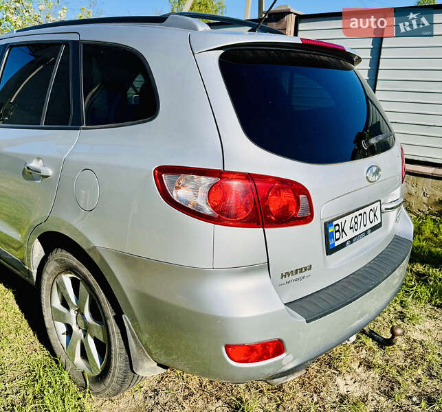 Позашляховик / Кросовер Hyundai Santa FE 2009 в Сарнах