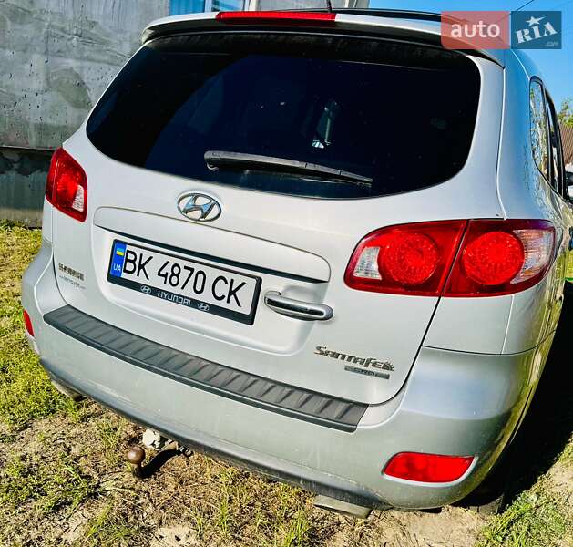 Позашляховик / Кросовер Hyundai Santa FE 2009 в Сарнах