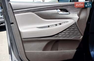 Внедорожник / Кроссовер Hyundai Santa FE 2019 в 