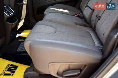 Внедорожник / Кроссовер Hyundai Santa FE 2019 в 