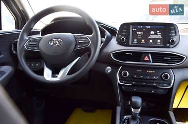 Внедорожник / Кроссовер Hyundai Santa FE 2019 в 