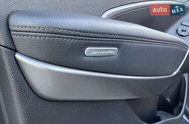 Внедорожник / Кроссовер Hyundai Santa FE 2015 в 