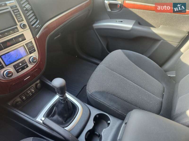 Внедорожник / Кроссовер Hyundai Santa FE 2009 в Харькове