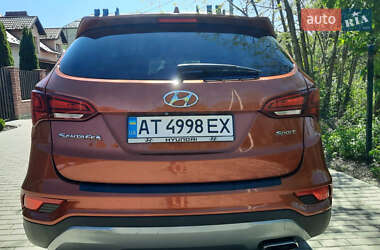 Внедорожник / Кроссовер Hyundai Santa FE 2016 в 