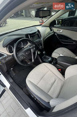 Внедорожник / Кроссовер Hyundai Santa FE 2017 в 