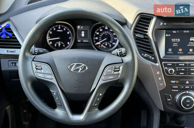 Позашляховик / Кросовер Hyundai Santa FE 2018 в 