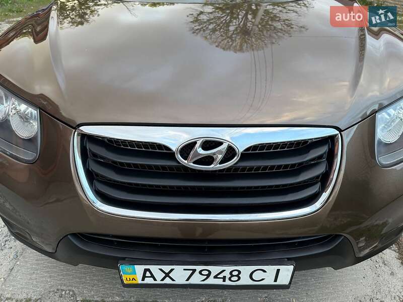 Позашляховик / Кросовер Hyundai Santa FE 2011 в Харкові
