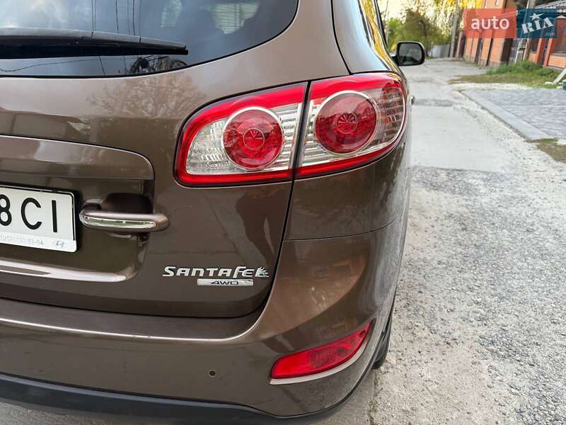 Позашляховик / Кросовер Hyundai Santa FE 2011 в Харкові