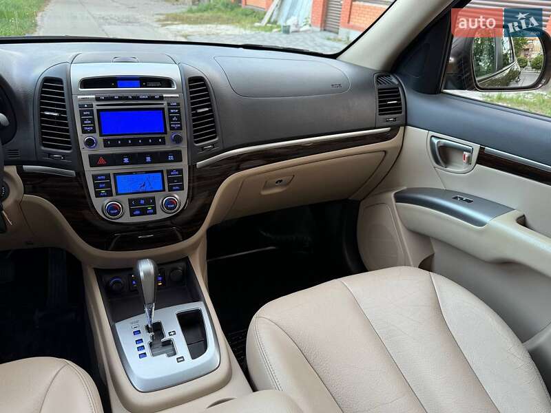 Позашляховик / Кросовер Hyundai Santa FE 2011 в Харкові