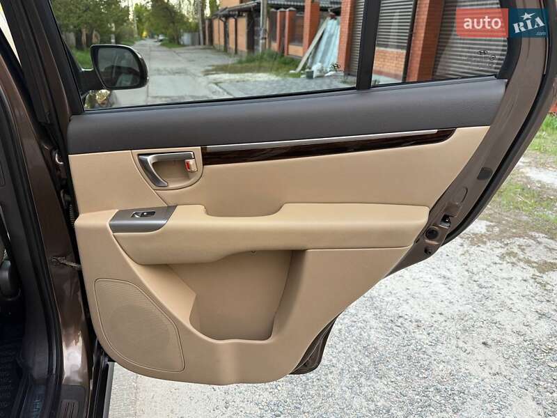 Позашляховик / Кросовер Hyundai Santa FE 2011 в Харкові