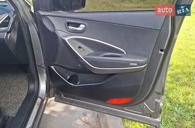Внедорожник / Кроссовер Hyundai Santa FE 2016 в 