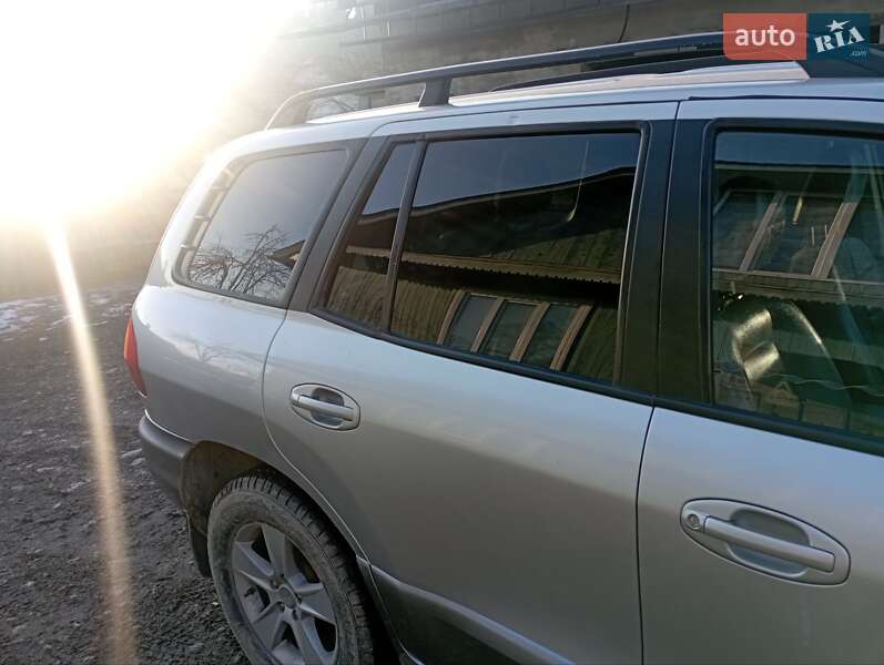 Внедорожник / Кроссовер Hyundai Santa FE 2004 в 