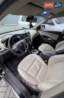 Позашляховик / Кросовер Hyundai Santa FE 2013 в 