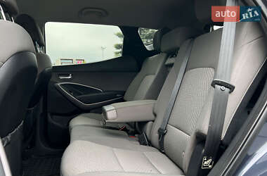 Внедорожник / Кроссовер Hyundai Santa FE 2015 в 