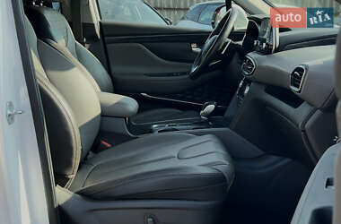 Внедорожник / Кроссовер Hyundai Santa FE 2019 в 