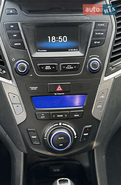 Позашляховик / Кросовер Hyundai Santa FE 2013 в 