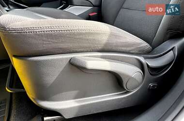 Внедорожник / Кроссовер Hyundai Santa FE 2014 в 