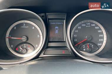 Внедорожник / Кроссовер Hyundai Santa FE 2014 в 