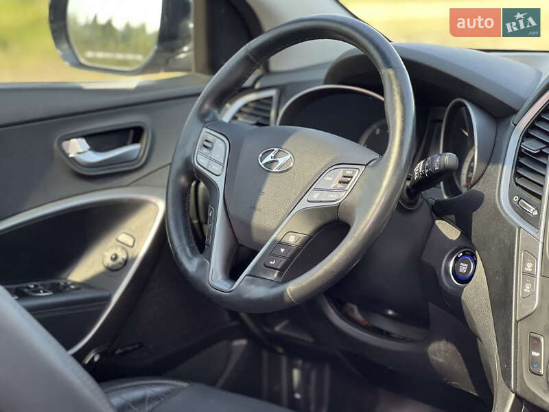 Позашляховик / Кросовер Hyundai Santa FE 2013 в Львові