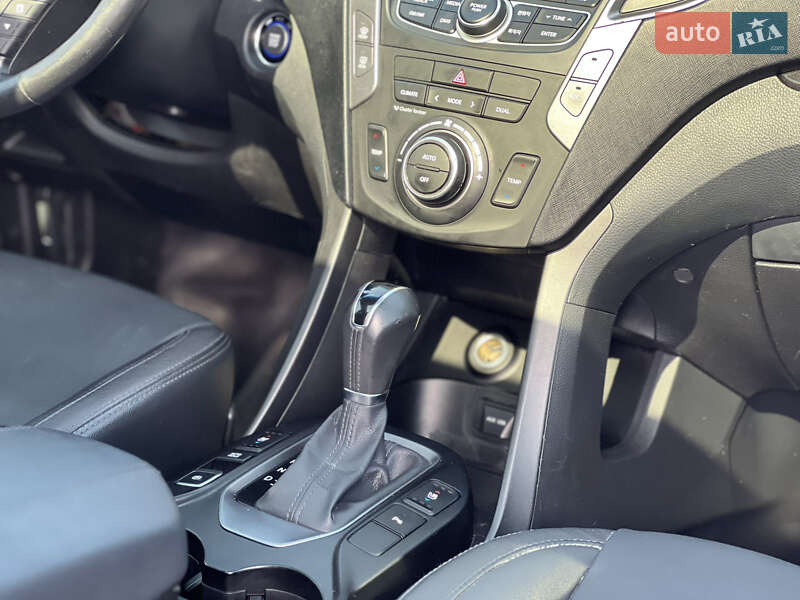 Позашляховик / Кросовер Hyundai Santa FE 2013 в Львові