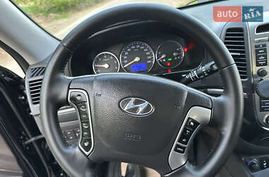 Позашляховик / Кросовер Hyundai Santa FE 2011 в 