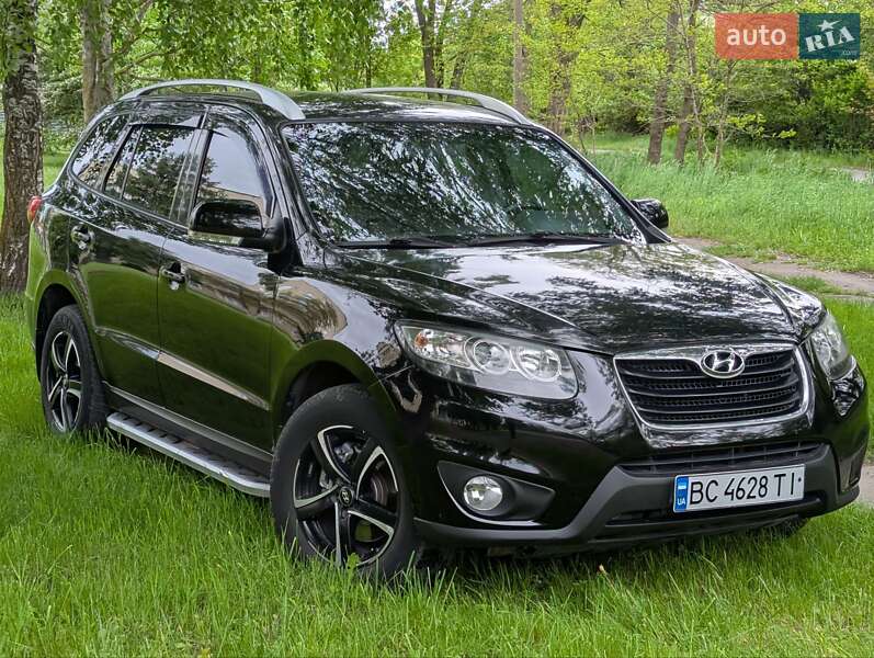 Позашляховик / Кросовер Hyundai Santa FE 2010 в 