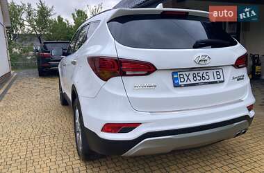 Внедорожник / Кроссовер Hyundai Santa FE 2015 в 