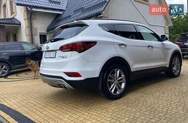 Внедорожник / Кроссовер Hyundai Santa FE 2015 в 