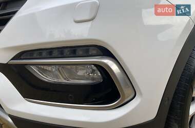 Внедорожник / Кроссовер Hyundai Santa FE 2015 в 