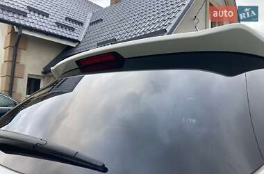 Внедорожник / Кроссовер Hyundai Santa FE 2015 в 