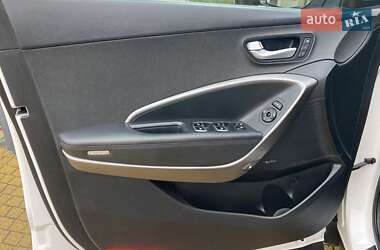 Внедорожник / Кроссовер Hyundai Santa FE 2015 в 