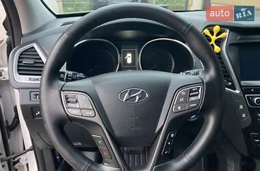 Внедорожник / Кроссовер Hyundai Santa FE 2015 в 