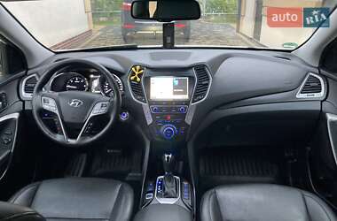 Внедорожник / Кроссовер Hyundai Santa FE 2015 в 