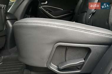 Внедорожник / Кроссовер Hyundai Santa FE 2015 в 