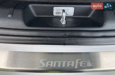 Внедорожник / Кроссовер Hyundai Santa FE 2015 в 
