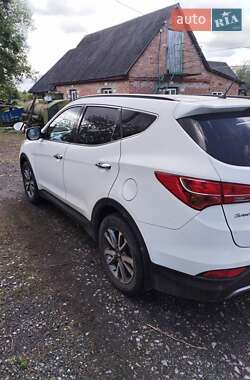 Внедорожник / Кроссовер Hyundai Santa FE 2014 в Лубнах