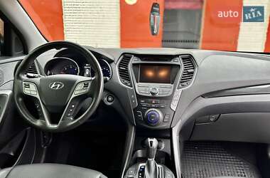 Внедорожник / Кроссовер Hyundai Santa FE 2014 в 