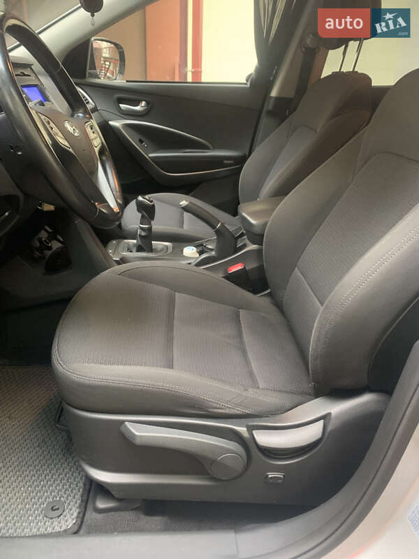Позашляховик / Кросовер Hyundai Santa FE 2012 в Рівному