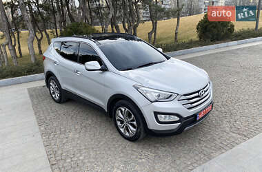 Позашляховик / Кросовер Hyundai Santa FE 2014 в 