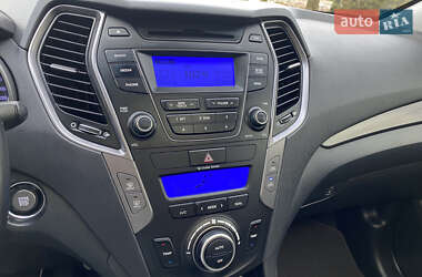 Позашляховик / Кросовер Hyundai Santa FE 2014 в 