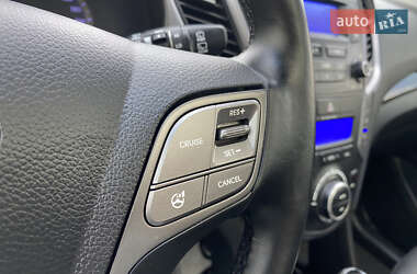 Позашляховик / Кросовер Hyundai Santa FE 2014 в 