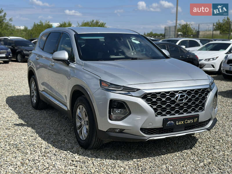 Позашляховик / Кросовер Hyundai Santa FE 2019 в 