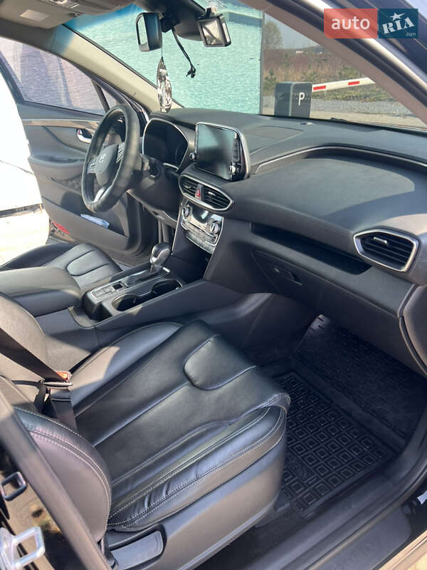 Позашляховик / Кросовер Hyundai Santa FE 2019 в Винниках