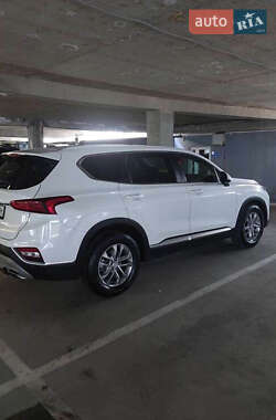 Позашляховик / Кросовер Hyundai Santa FE 2019 в 