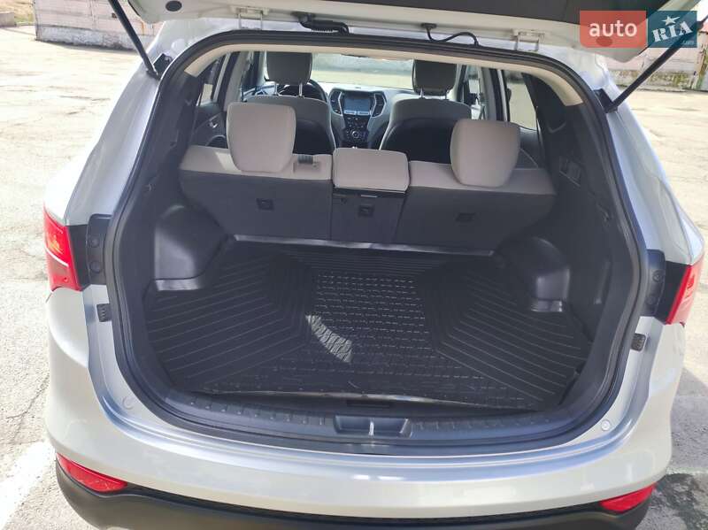Позашляховик / Кросовер Hyundai Santa FE 2015 в Ірпені