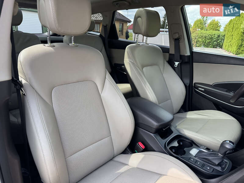 Внедорожник / Кроссовер Hyundai Santa FE 2015 в Стрые