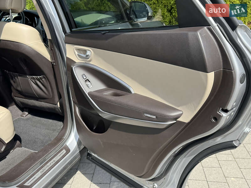 Внедорожник / Кроссовер Hyundai Santa FE 2015 в Стрые