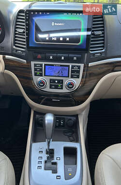 Позашляховик / Кросовер Hyundai Santa FE 2011 в 