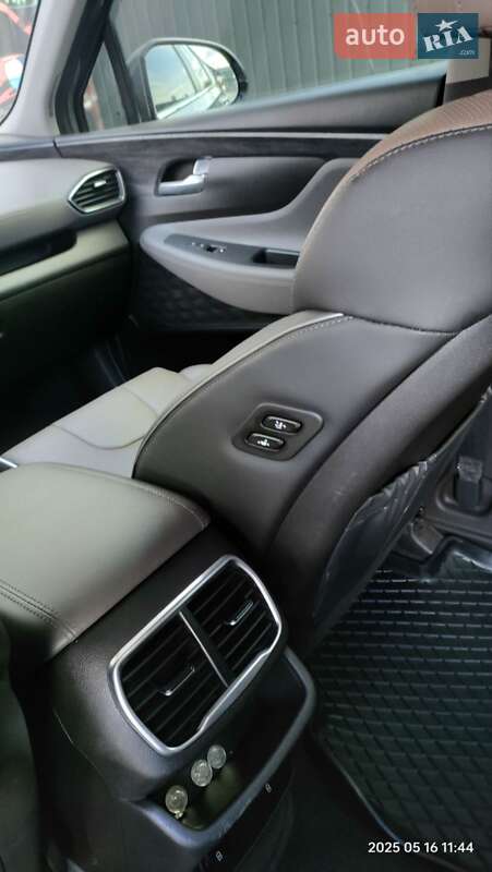 Позашляховик / Кросовер Hyundai Santa FE 2019 в Івано-Франківську