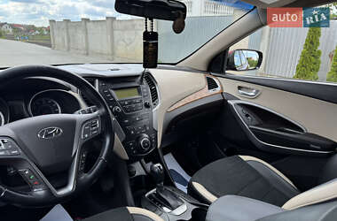 Внедорожник / Кроссовер Hyundai Santa FE 2015 в 